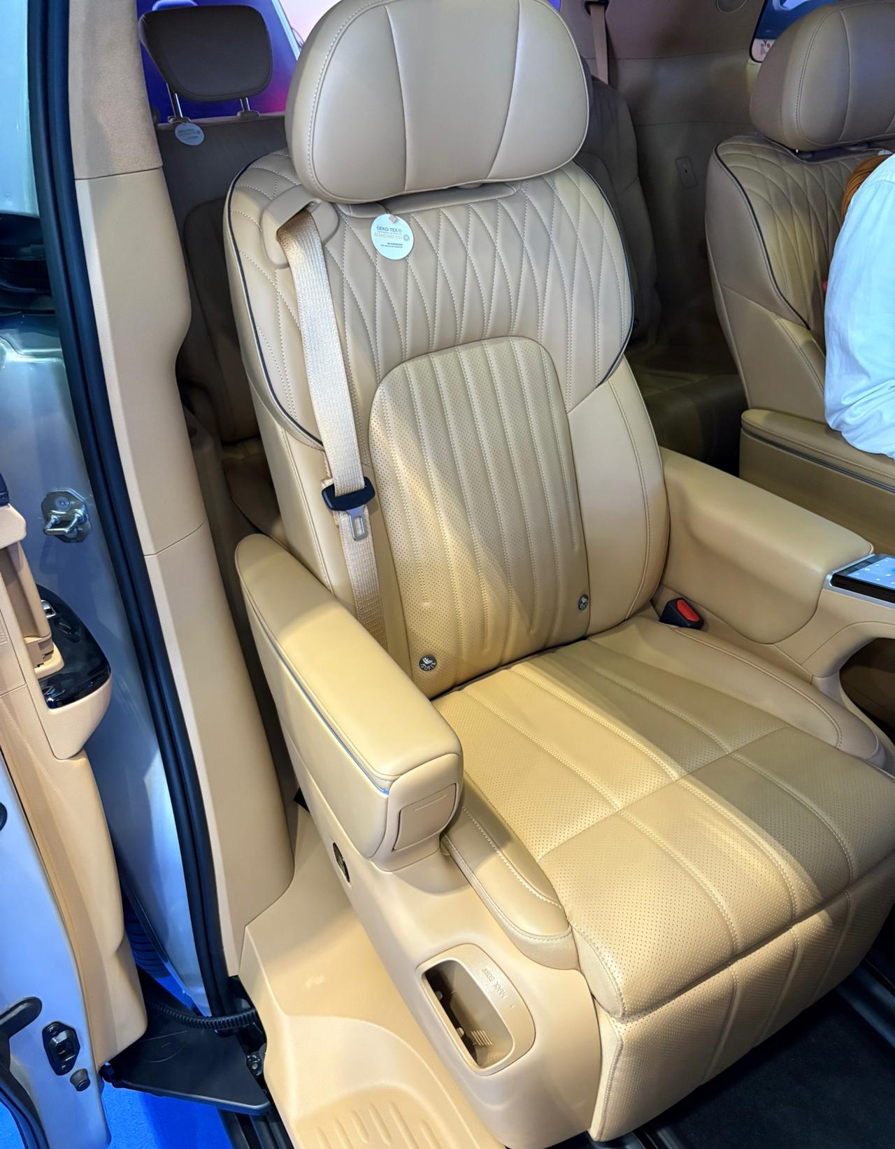 忽然发现一个现象，70后80后的朋友圈里面，看演唱会的现象多了一些。什么谢霆