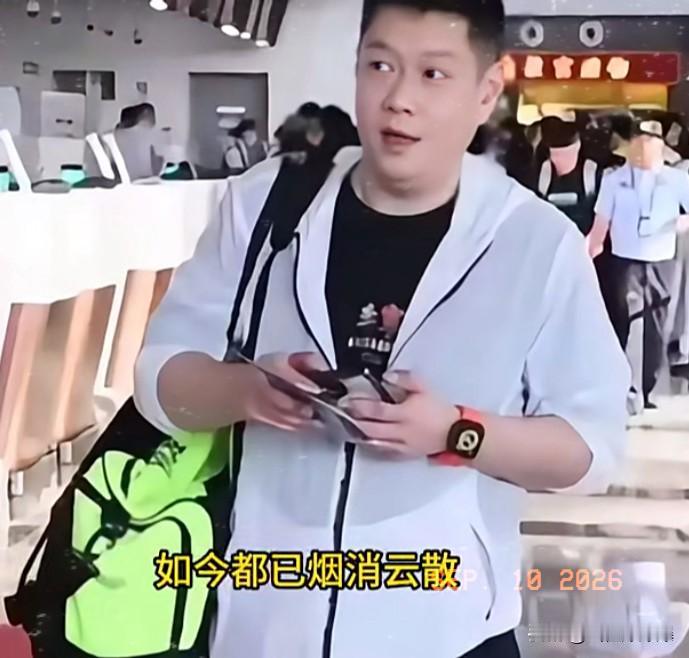 邱贻可自费去了名古屋，不在名单内进不去内场，只能在挡板外头给孙颖莎指导，做后