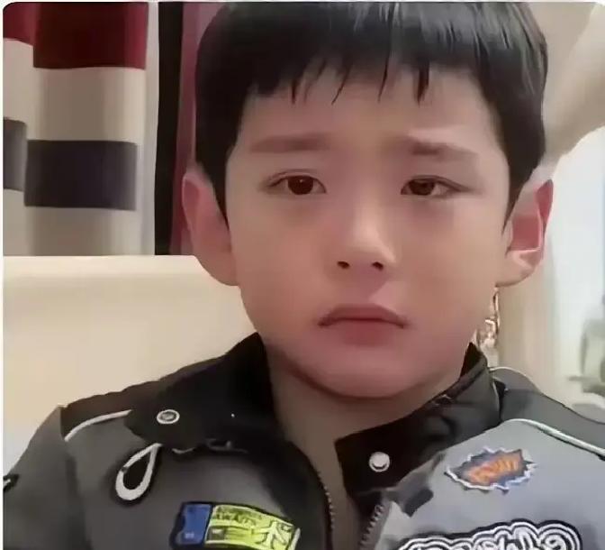 广东6岁娃确诊渐冻症，医生当头一棒：活不过16岁！妈妈没哭没闹，回家直接抄起一根