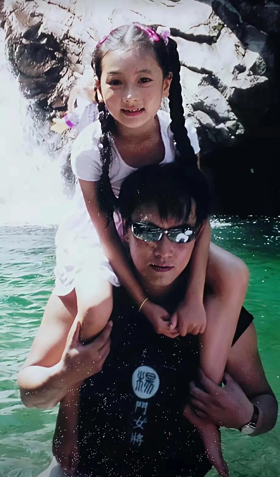 “赵云”从年轻帅到老，女儿也遗传了爸爸的基因，长得特别漂亮！