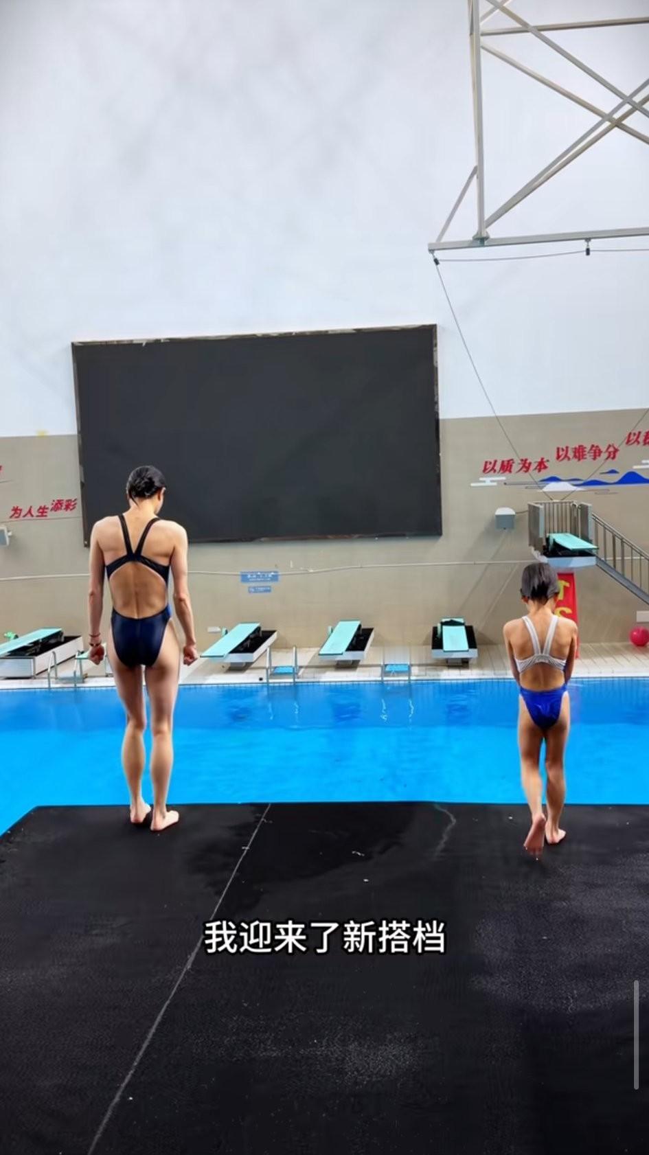 基因太强大了！生龙凤，凤生凤，吴敏霞七岁的女儿与母亲双人跳水超惊艳！网友惊呼：动