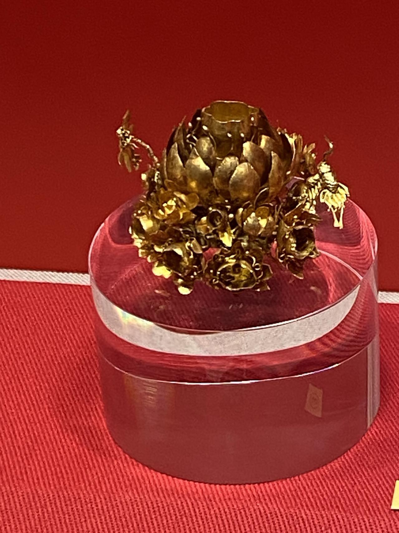 “穷人是没有后代的，我们现在的中国人都是名门望族的后代”这一论调，让大家满是自豪