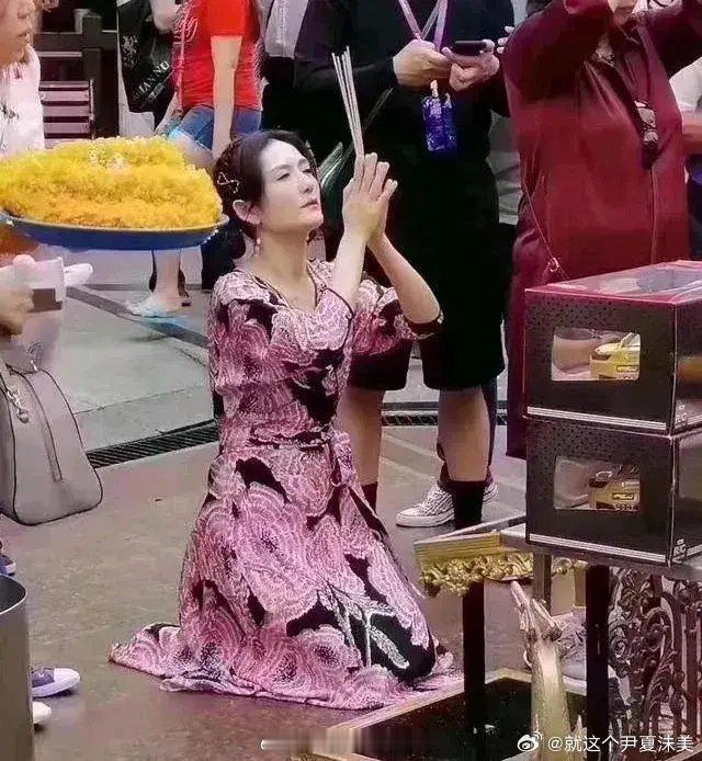 谢娜夫妇身家早过亿了,都有几辈子花不完的钱,她还求什么?
