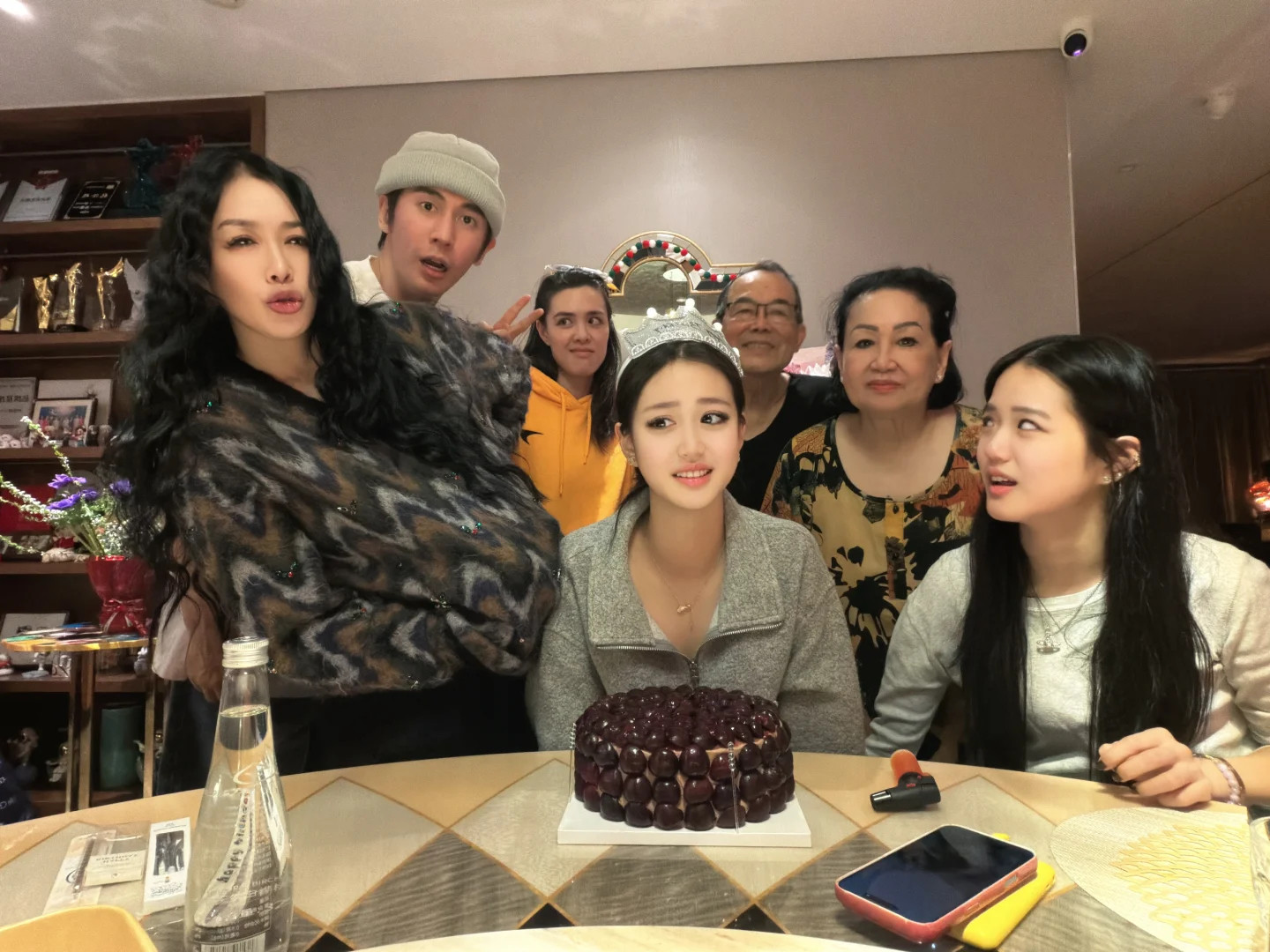 钟丽缇女儿考拉16岁了钟丽缇女儿考拉16岁了，好漂亮哦！