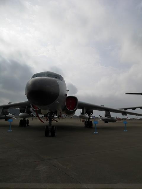 轰-6N与轰-6K究竟有何不同轰-6N与轰-6K差别可大了。外观上，轰-6N机