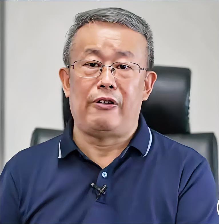 项立刚8月18日发文指出：“对于绝大部分普通人而言，我相信中国人的生活比大部分所