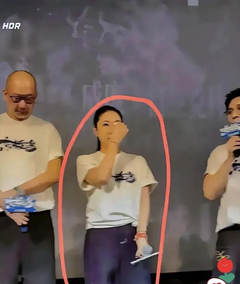 《东极岛》这次可真是栽大跟头了。虽说上映时预售票房破了3000万，但后面就无力