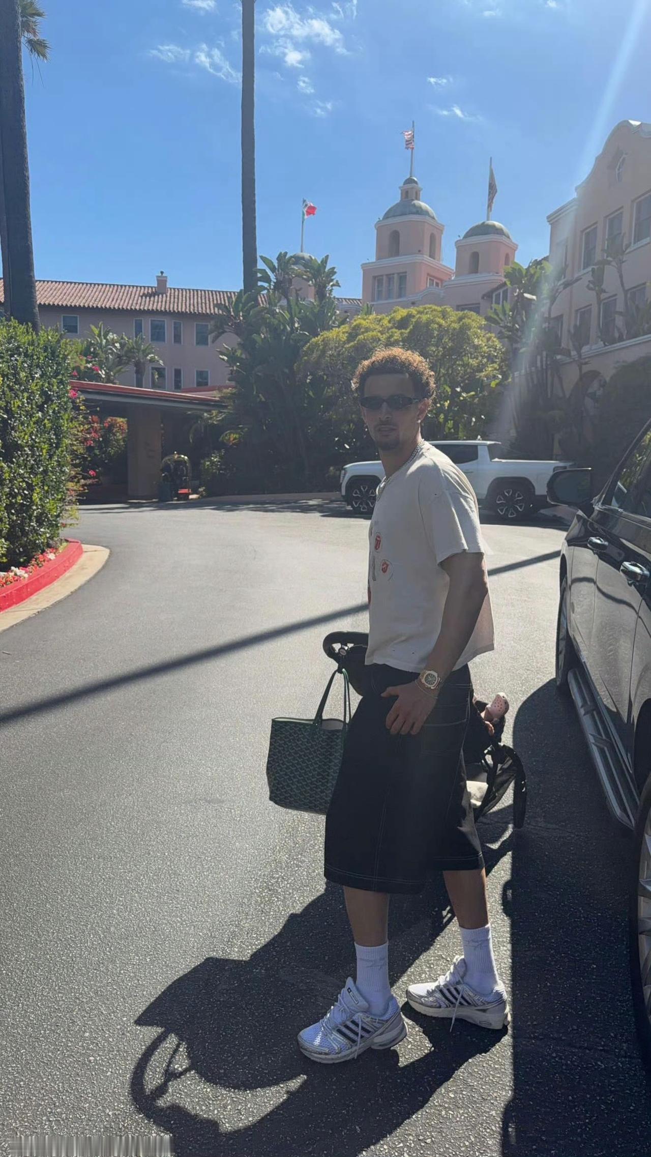 利物浦球迷等了一整个赛季的结果，终于来了！斯洛特在当地时间周六早上，才接到了利物