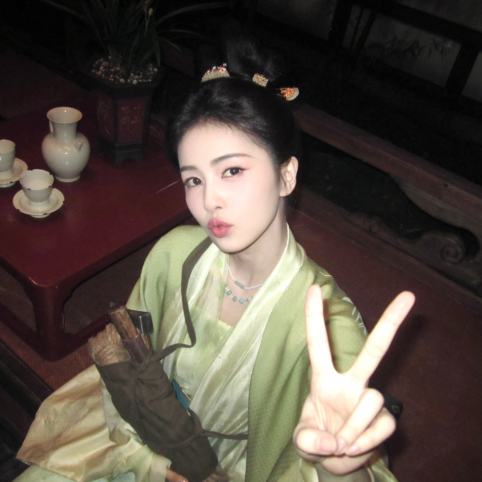 你是克莱因蓝与玫瑰红碰撞而产生的浪漫因子白鹿白鹿叶璃