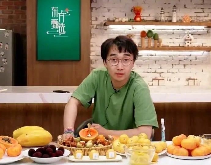 东方甄选冯冯在直播间被怼到：你们营业额低！被冯冯巧妙化解到：不用担心我们的营业额