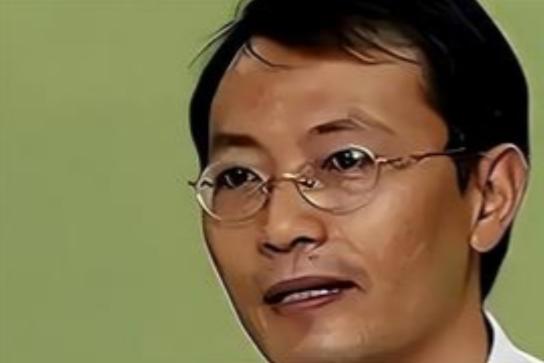 建议将中国分成7块，还愿替美国去死！很难想象这话是北大教授焦国标说的，作为高级知