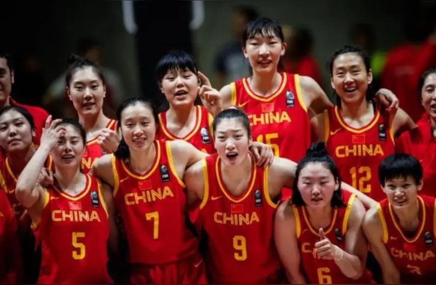 宫鲁鸣，以前我也支持他，为什么也要求他下课呢，不是亚洲杯打的不好，球迷那个不知道