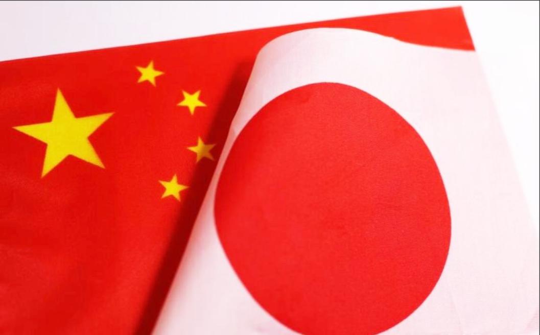 日本气炸了。当地时间7月13日，日本方面透露，日本海上保安厅多艘巡逻船只，上周为