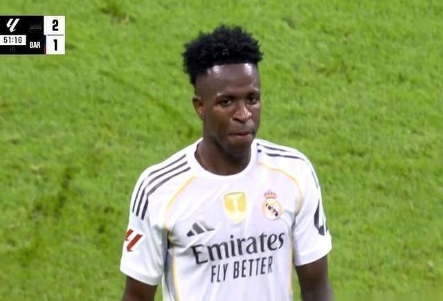 姆巴佩点球被扑，全场最佳还是他。贝林厄姆一脚传射，皇马真靠他带飞。什琴斯尼神