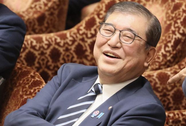 日本为何总要赌国运侵华？很多人以为是军国主义。错了！真相是，日本前首相石破茂亲口