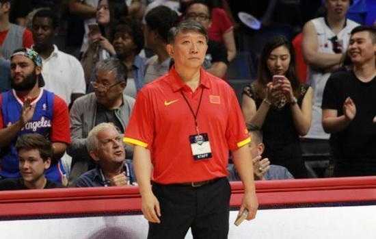 不必豪横、中国篮球不能因为宫鲁鸣而撕裂！特豪横：什么叫、今天不到国家队报到，永