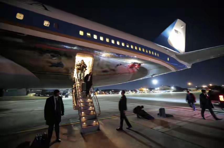 俄罗斯“有限回归美元”风声起，中国该怎么应对风向在变。曾高调去美元化的俄罗斯，