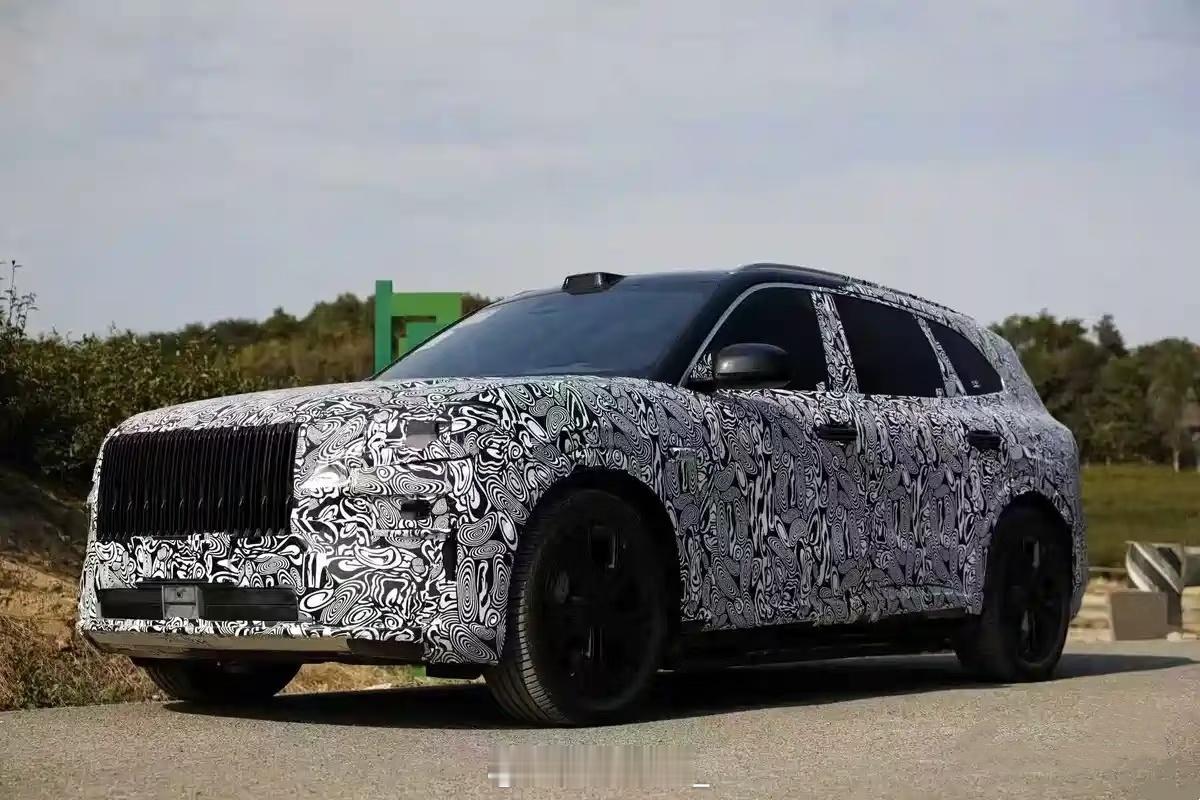 网传极氪8X迎来了一个新名字，最后命名可能为极氪9S，会在明年1月亮相