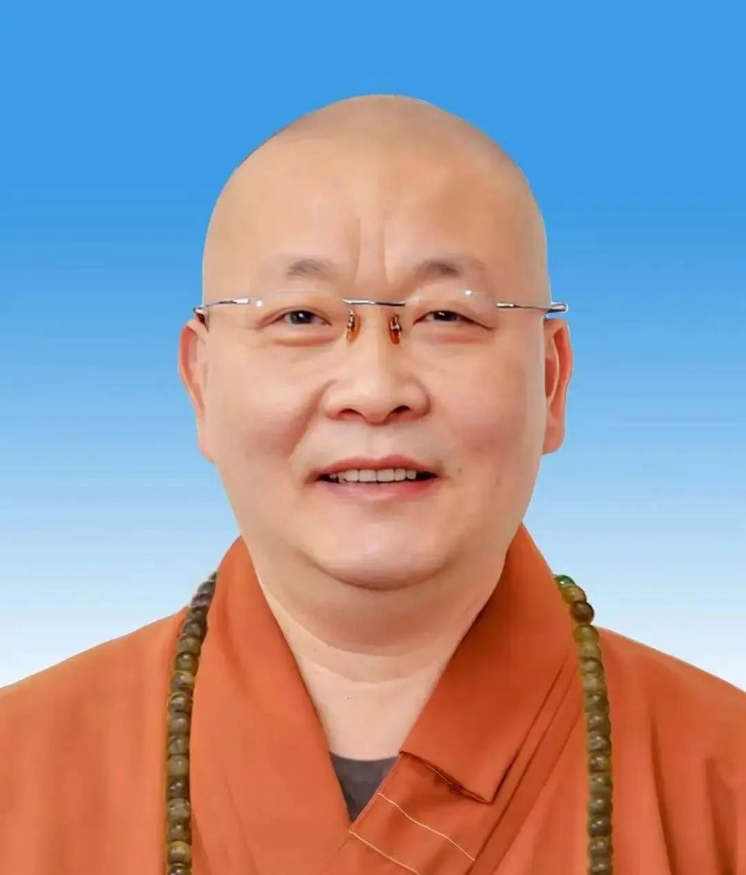 福建鸿山寺61岁方丈法云圆寂，生前助学扶贫赈灾，三天前还在工作。福建厦门鸿