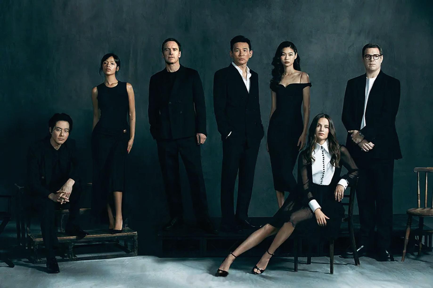 电影戛纳感觉好久没看赵寅成的新片了，很期待他这次与法鲨合作——罗泓轸的【黄海】