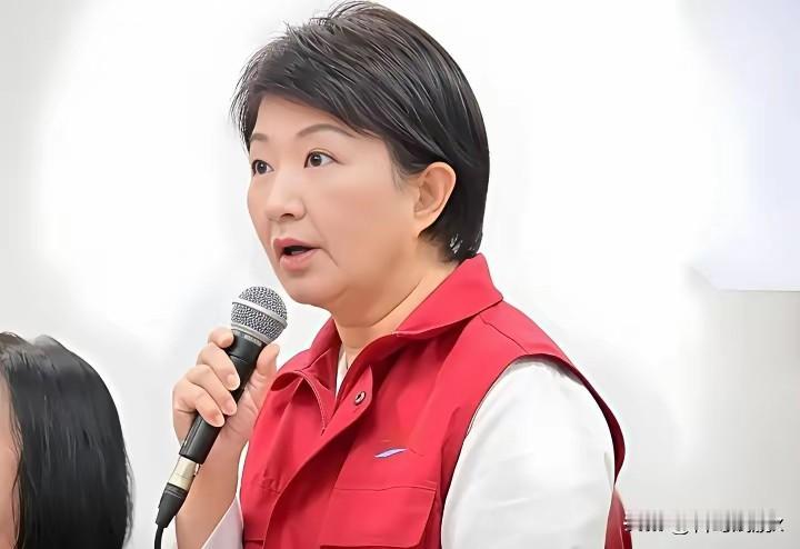 卢秀燕出来表态了！4月30号，卢秀燕说话了。她说，国民党是百年的民主政党，党