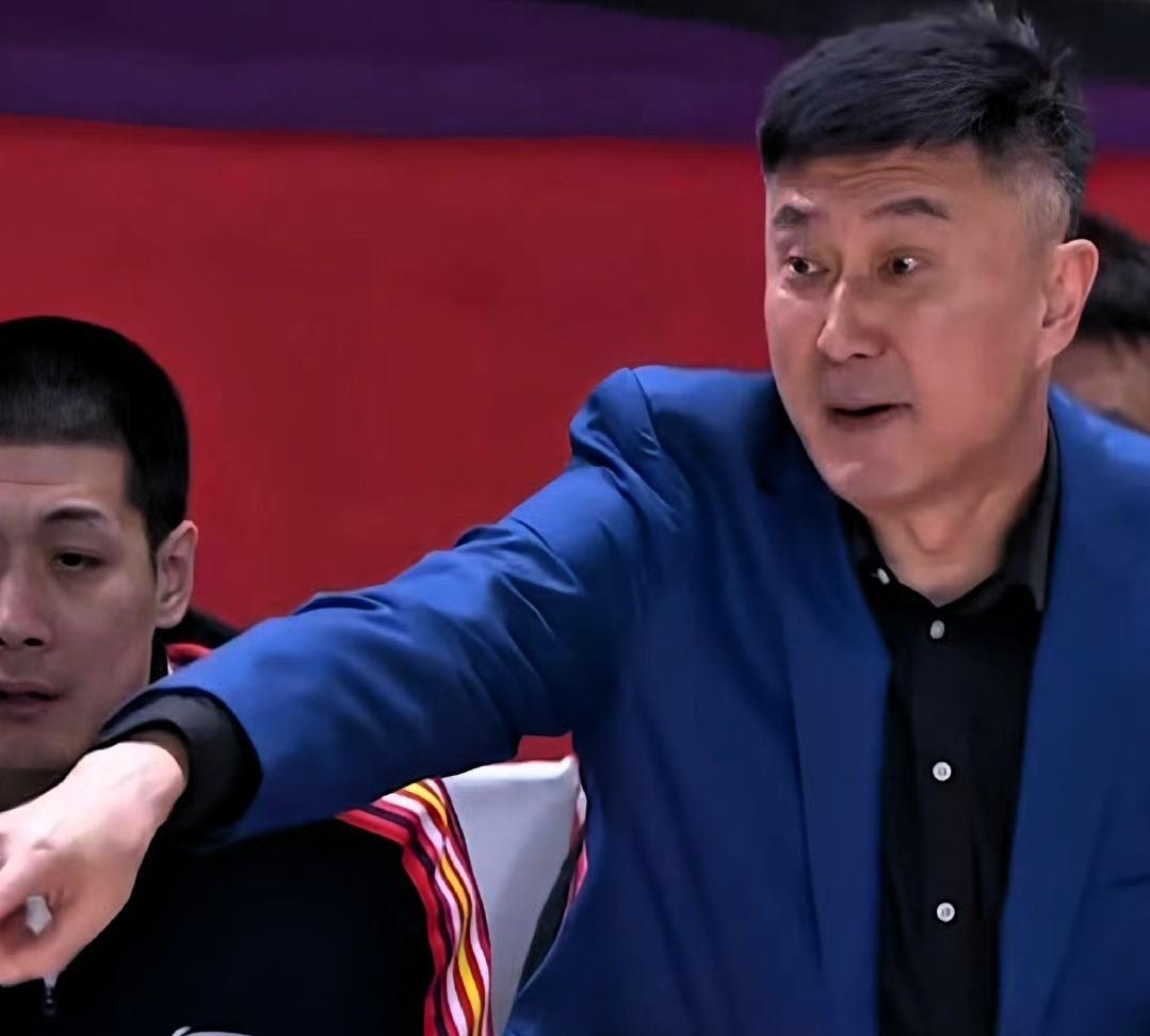 恕我直言，广东打不过北京广厦！全主力的广东男篮，打得过北京和广厦吗，恕我直言，有