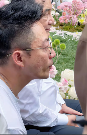 汪小菲最真实的面孔竟然是这样子，皮肤黝黑暗沉，毛孔粗大，近照真的很一般，