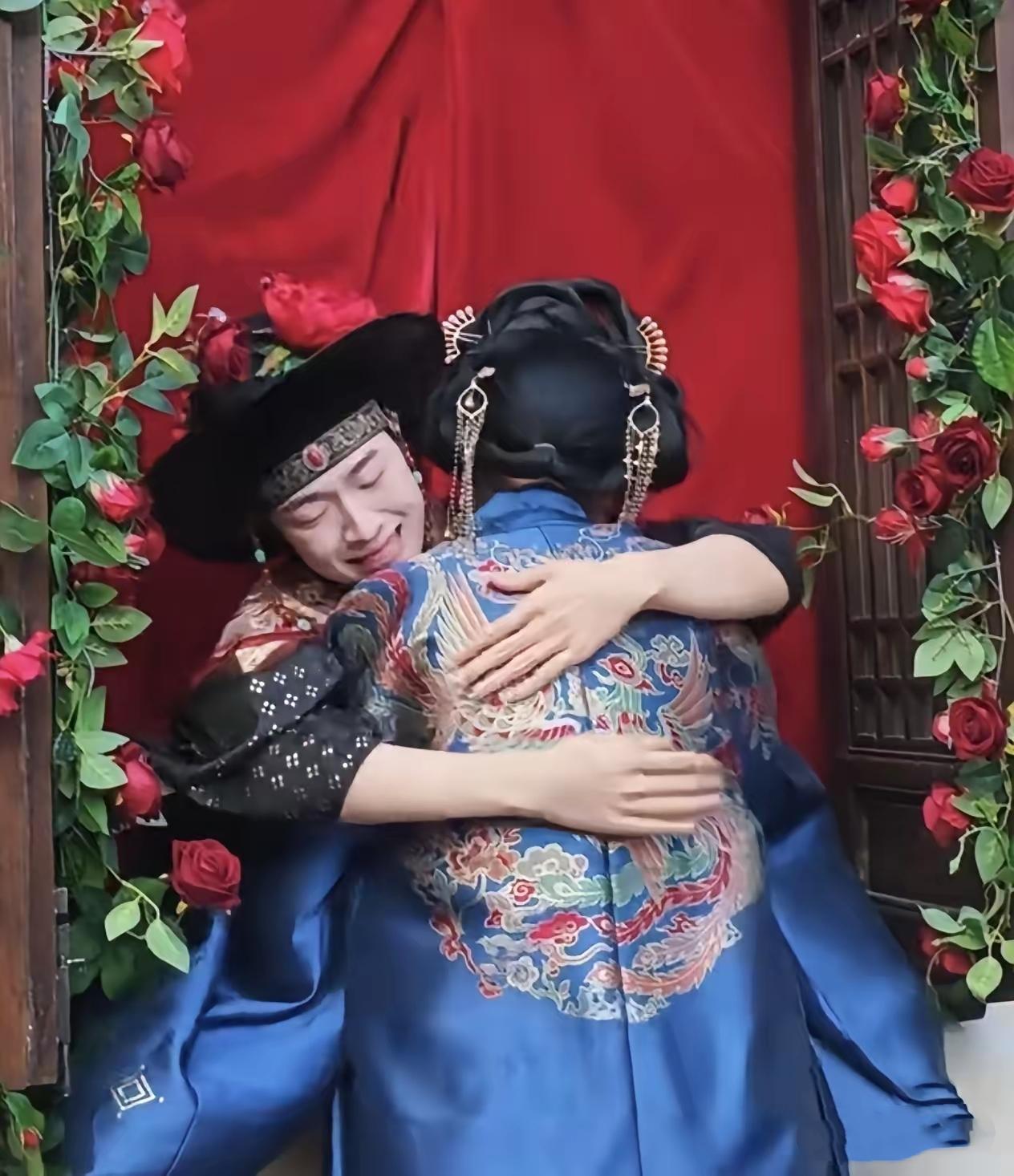 小黄鱼悄悄收拾好低落情绪，强装没事出来正常营业，本以为能把所有委屈都藏在