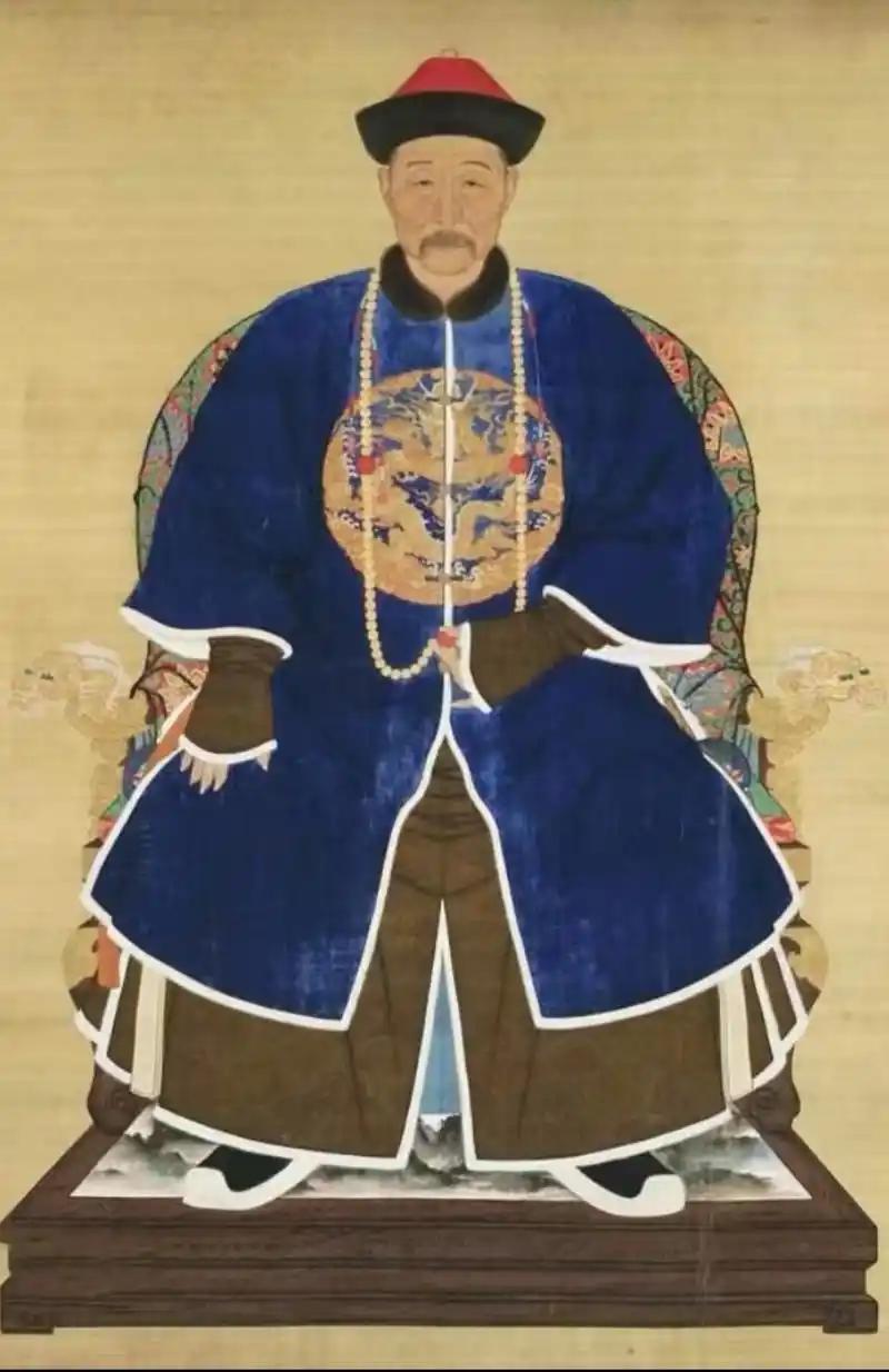 在帝王家的生死局里，被废的太子多半活不过几步，隋杨勇、唐李建成，结局都冷硬，清朝