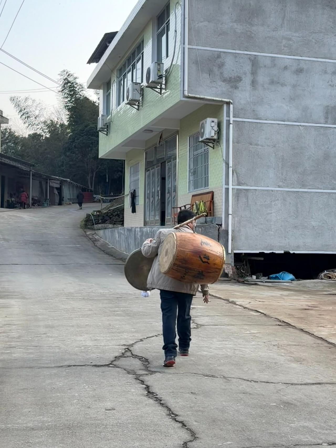 【人猝死前会有哪些特征？如何避免悲剧】大年初三走亲戚到安化百花村（二姐夫老家），