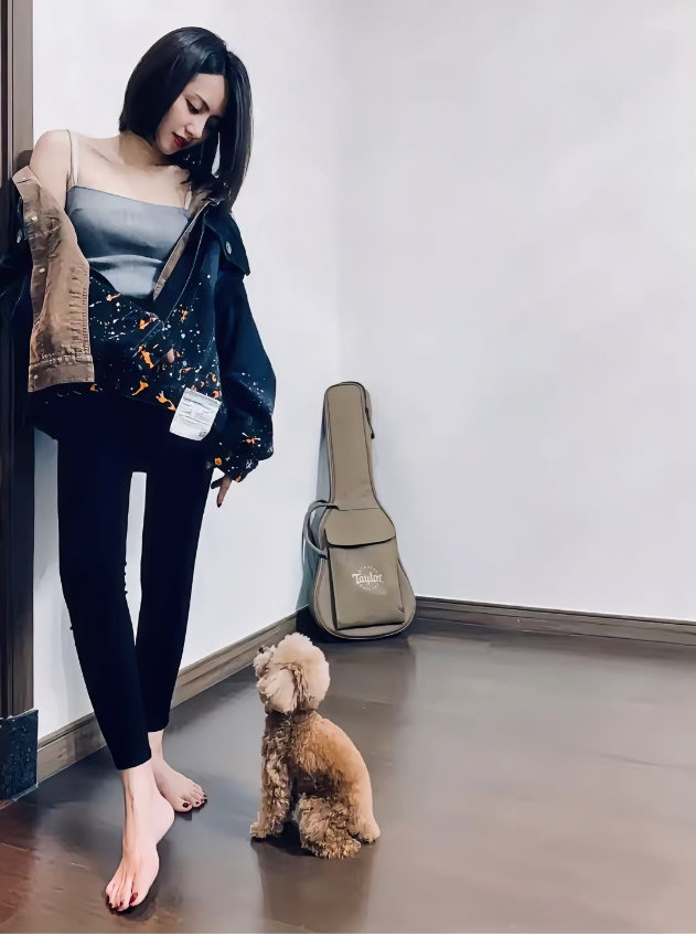 刘惜君，163cm，人美歌也美，就是脚有点宽