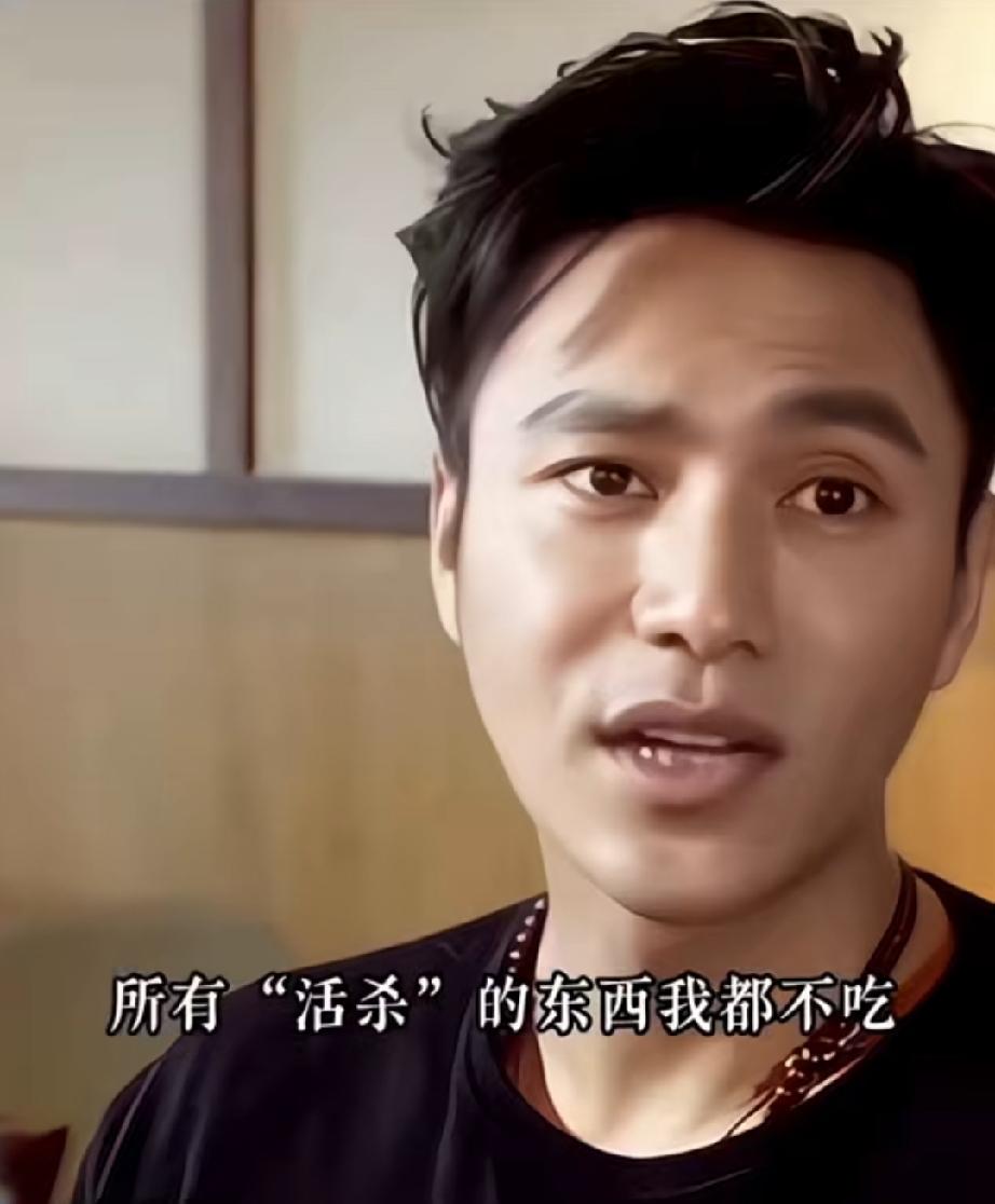 陈坤不吃活杀的东西，很爱吃素不过因为他是重庆人，所以很喜欢吃内脏，比如肥肠什