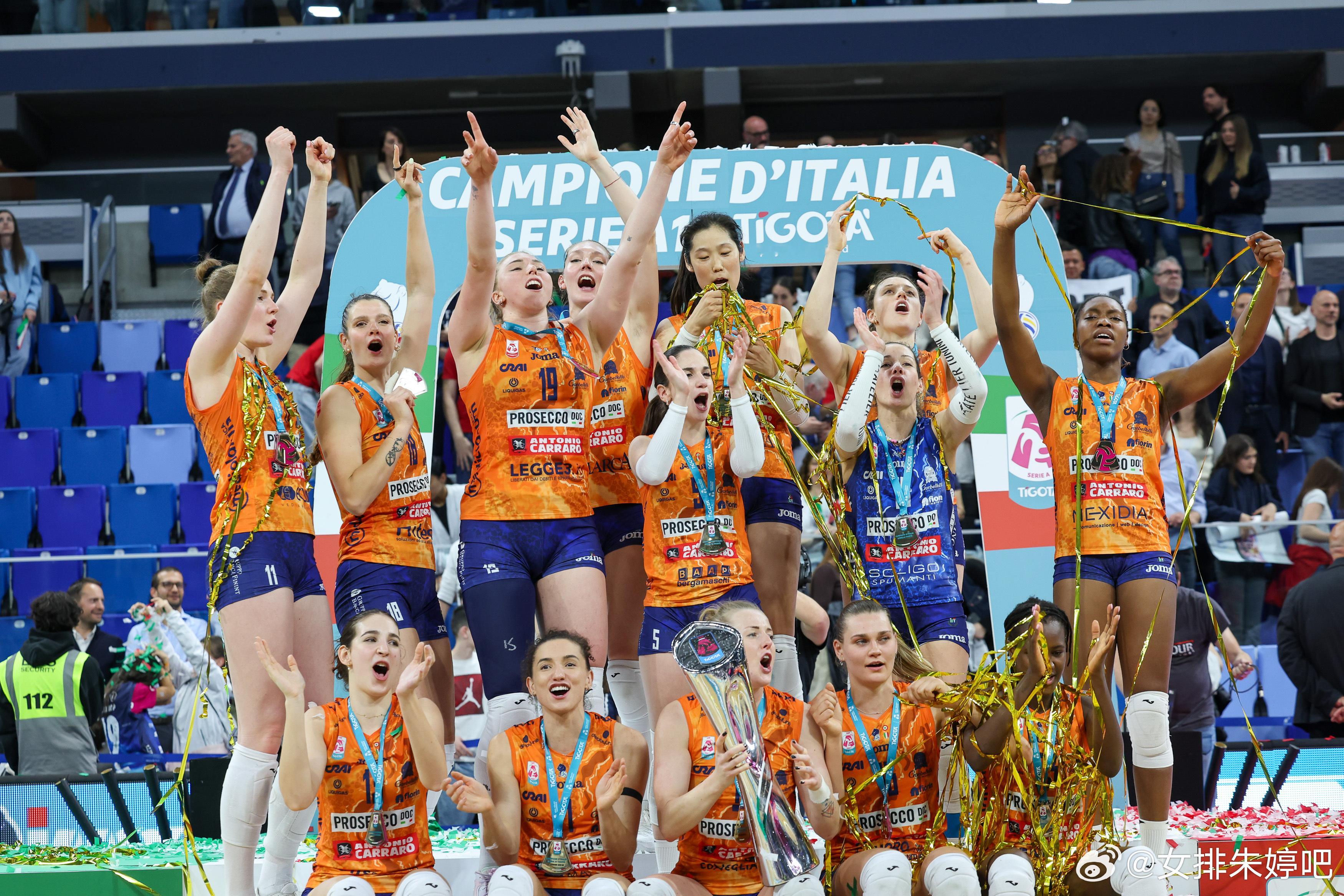 朱婷朱婷意大利联赛夺冠2025426意大利女排联赛科内夺冠图集朱婷留洋第七季掌