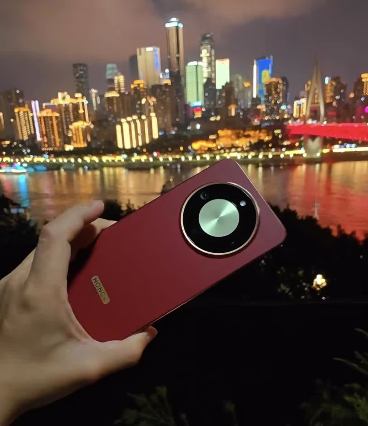 荣耀是不是把高端旗舰的算法用在X70上了？表现太牛了吧，画面纯净度很高，