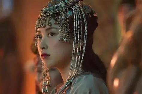 公元1291年，一支600多人的庞大使团从泉州港扬帆出海。一个17岁的蒙古少女站