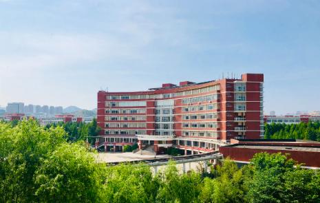 今天我干脆把河北一本大学这块硬骨头，给你们掰开揉碎了讲透彻。千万不要划走，看完这