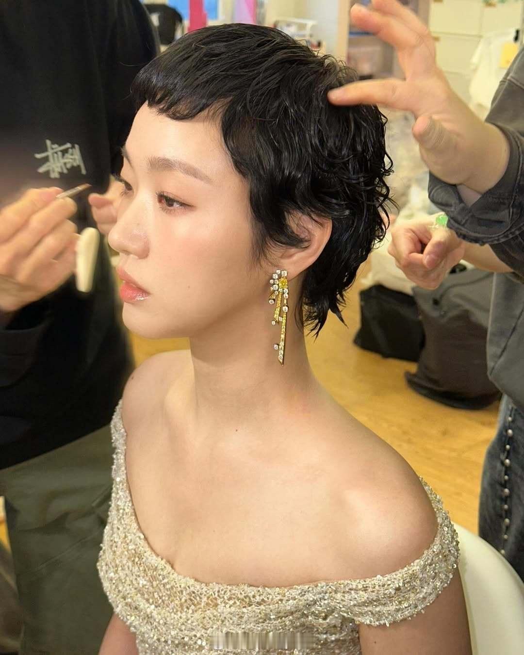 金高银✨​​​
