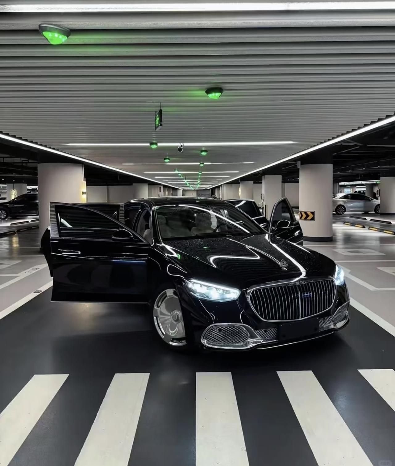 现实中开迈巴赫的大佬到底是什么家庭[滑稽笑]