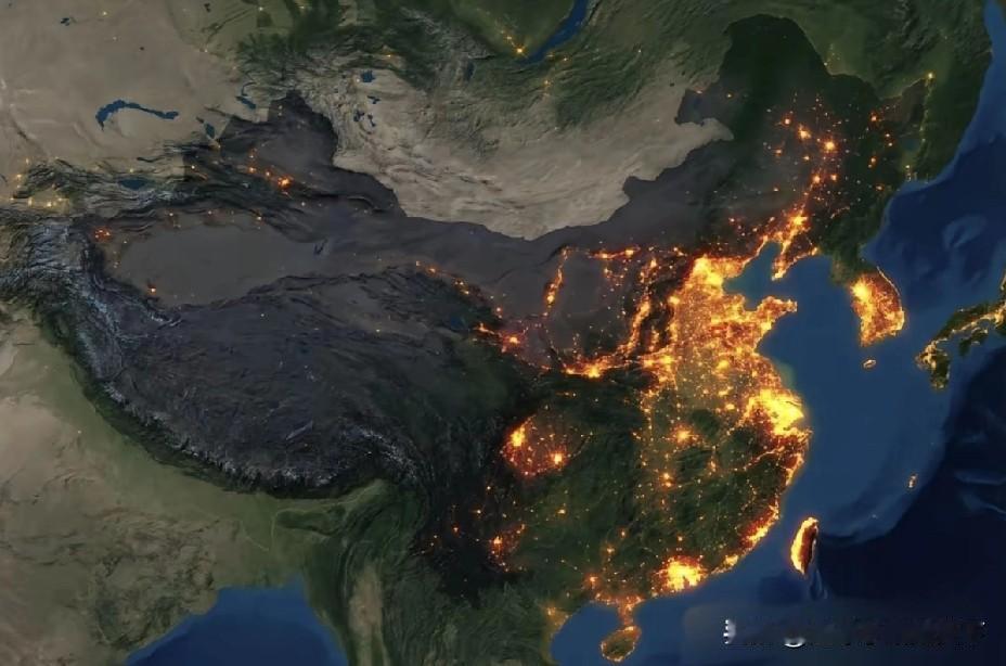 第一次看到中国的夜景灯光全景图！确实挺震撼的。尤其长三角和珠三角确实亮的耀眼。