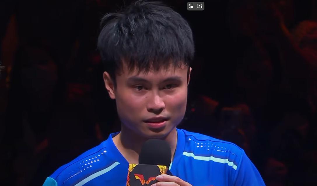爆冷！周启豪3:0零封林德，记者采访说了实话！记者问：启豪，你能3:0击败一