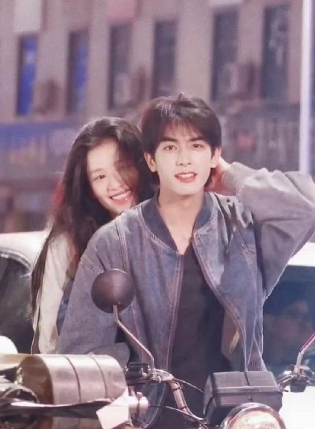 宋威龙张婧仪《野狗骨头》开始招商！湖南卫视对这部剧相当重视了，现在已经开始招商