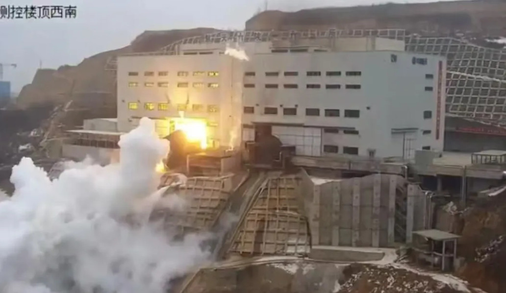 【航天240吨级商业重复使用高压补燃液氧煤油发动机长程试车成功】1月29日，航