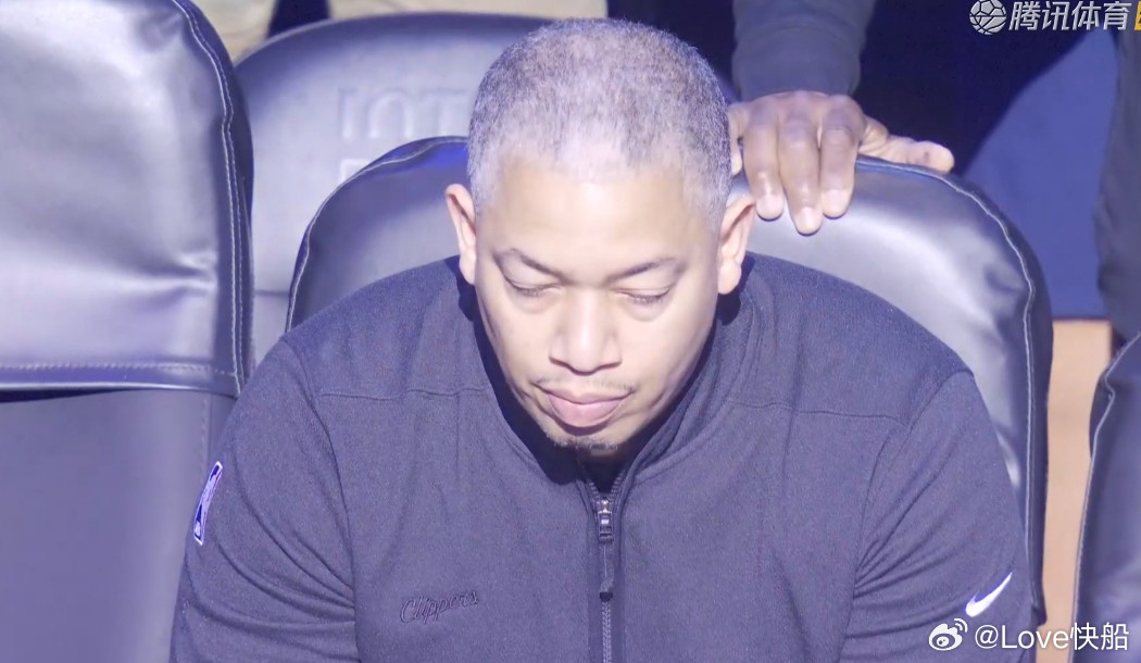 记者：对于那些不常看科怀-伦纳德训练的人来说，他为什么能这么伟大？卢：“因为他训