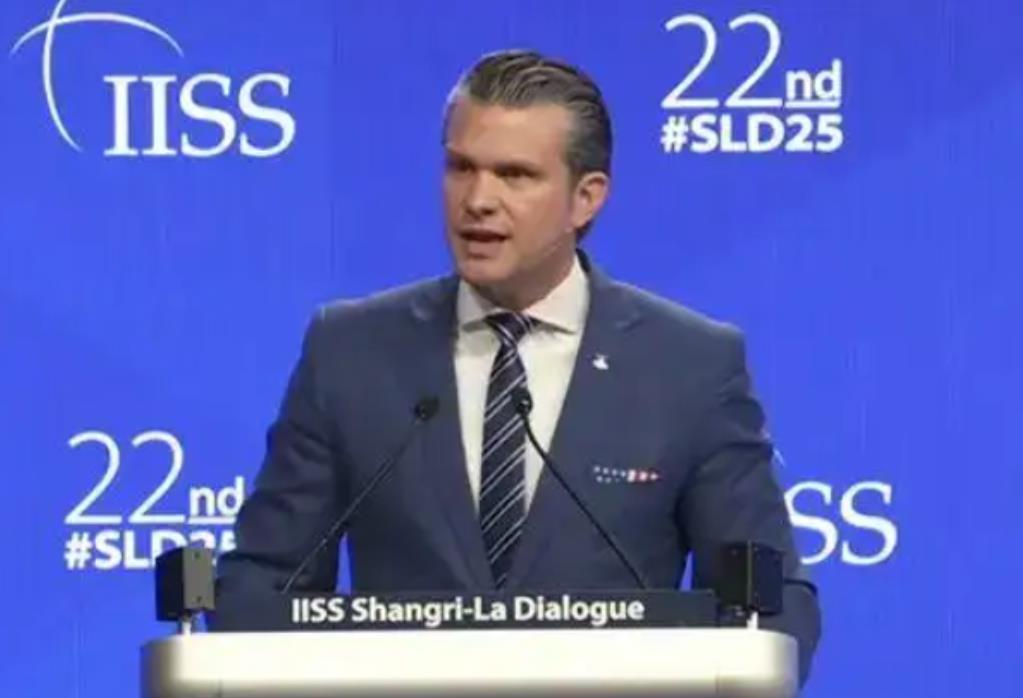 特朗普不来北京看阅兵，美防长想打电话给中国，中方“已读不回”！特朗普的缺席