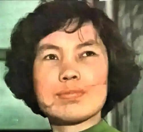 1959年深夜，一位妙龄少女刚准备睡觉，6名男子突然闯入，将她残忍折磨，然而