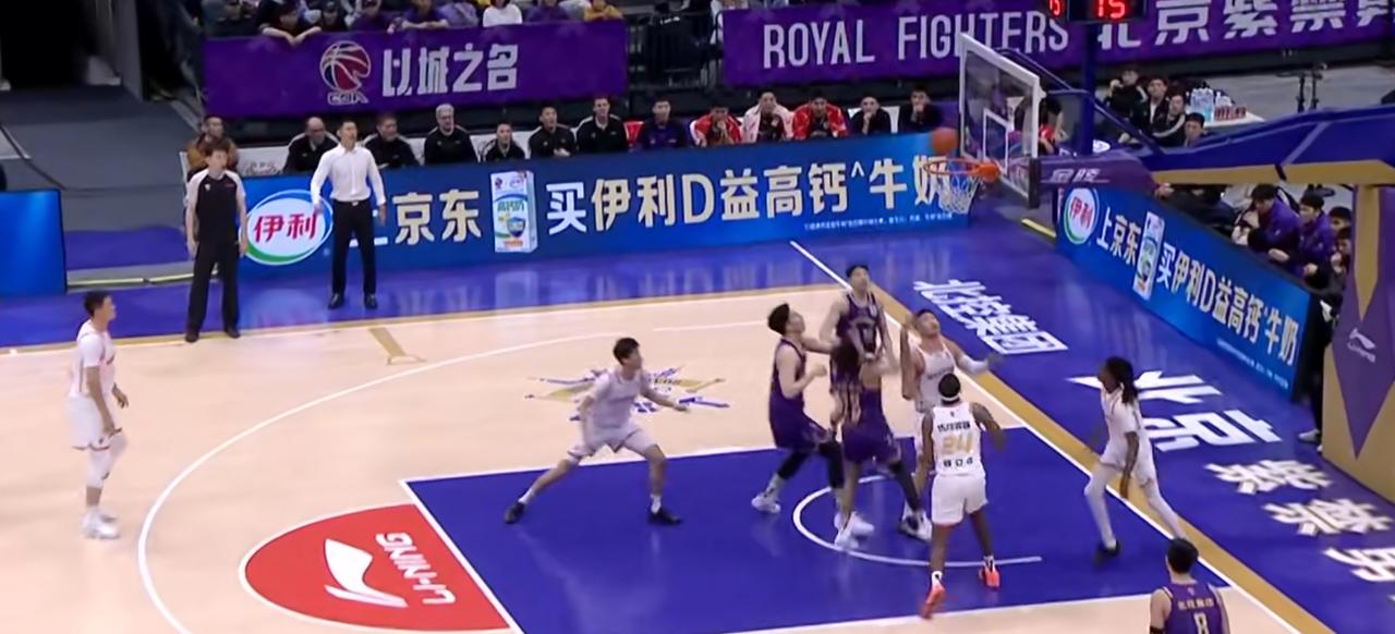 北京时间4月4日晚，2025-2026赛季CBA常规赛第34轮，深圳男篮客场