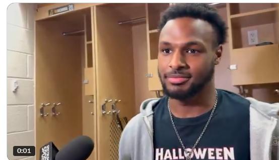 布朗尼谈起父亲勒布朗给他传的空接球，布朗尼笑着说：“我不确定上次他给传出空接球是