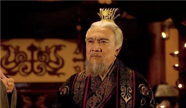 曹操晚年做了一个奇怪的梦，梦见三马同槽。槽显然就是曹操一手建立的曹魏天下，三马一