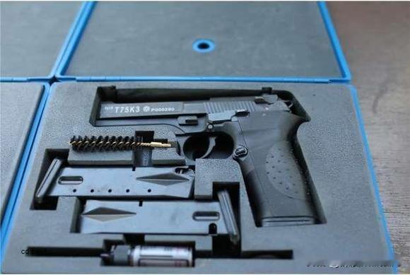 台湾军用新制式手枪T75K3，由高雄205厂出品，采用六边形膛线，8000发寿