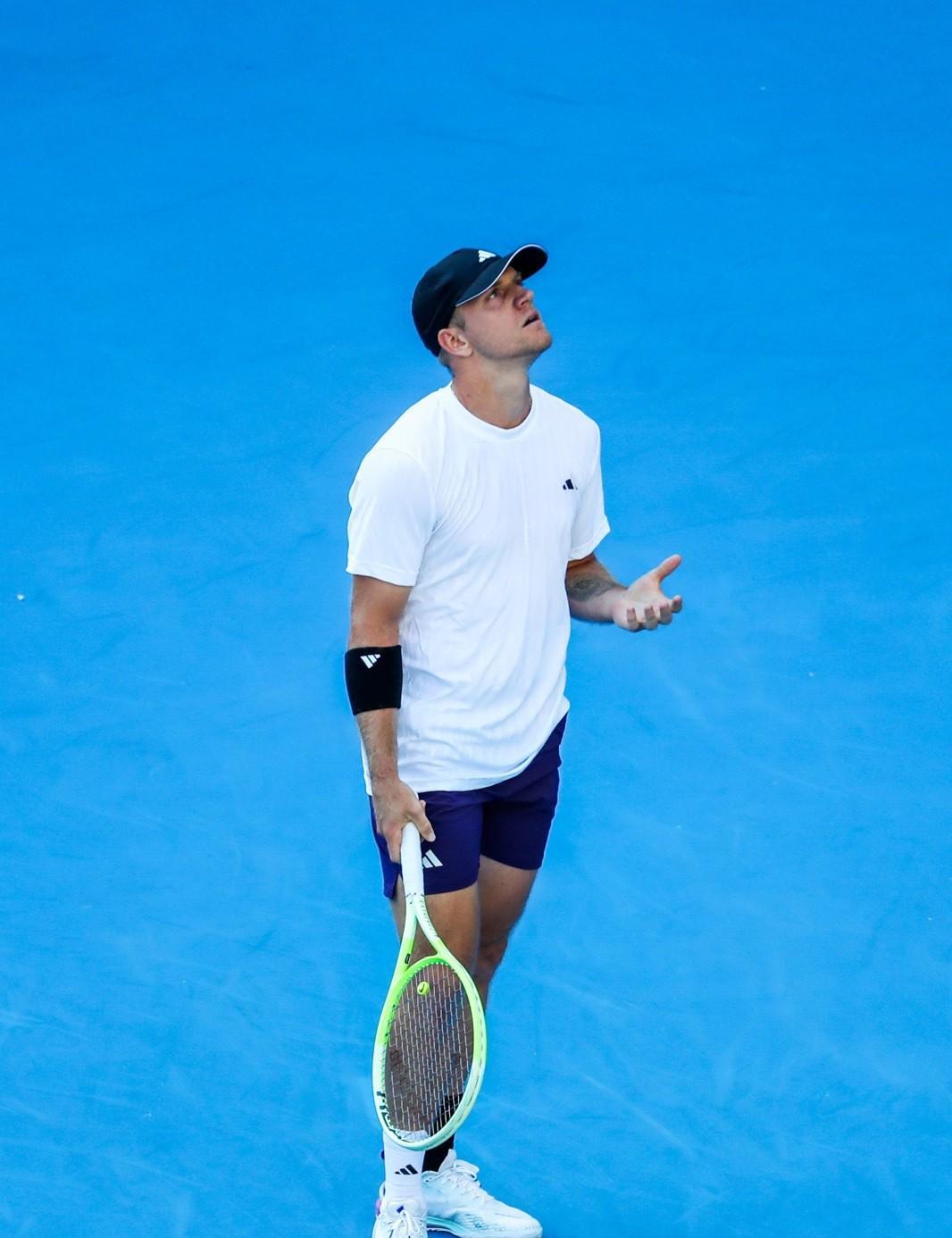 如果评选本赛季男子网坛最为悲剧性的球员，阿尔卡拉斯的同胞、弗基纳恐怕“毫无对手”